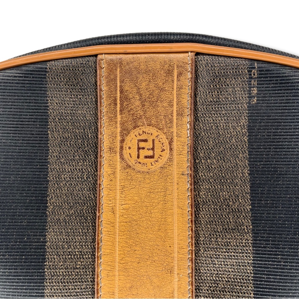 Vintage Fendi Crossbody Purse - Picture 4 of 7